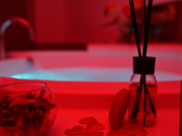 Regina Margherita Suite : photo 1 de la chambre chambre lit king-size avec baignoire spa