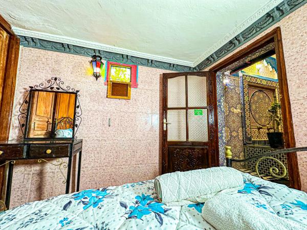 Hostel Speakeasy Fes : photo 5 de la chambre chambre double avec salle de bains commune