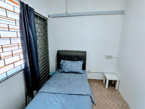 PANCHOR 6 HOSTEL : photo 2 de la chambre chambre simple avec salle de bains commune