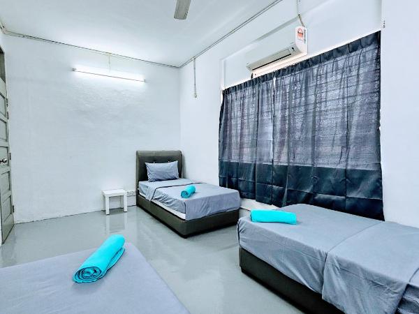 PANCHOR 6 HOSTEL : photo 3 de la chambre chambre triple avec salle de bains commune