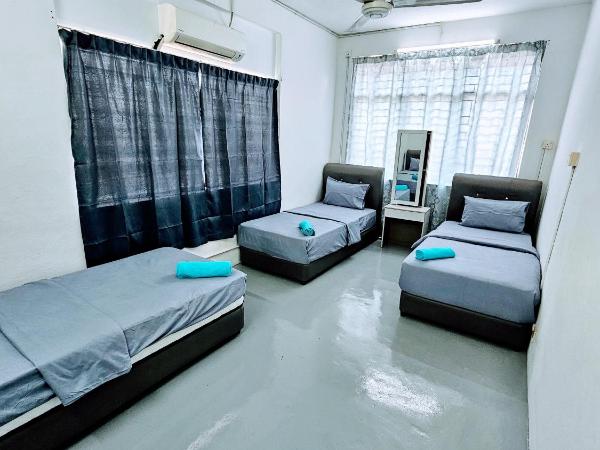 PANCHOR 6 HOSTEL : photo 4 de la chambre chambre triple avec salle de bains commune