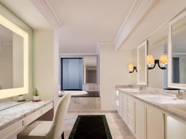 JW Marriott Hotel Surabaya : photo 5 de la chambre chairman suite - executive lounge access