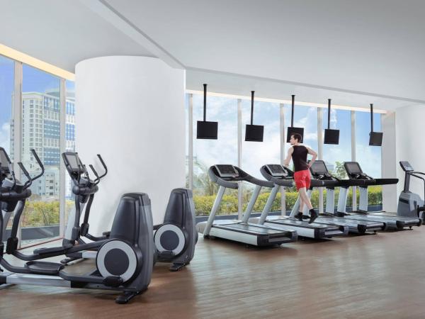 JW Marriott Hotel Surabaya : photo 2 de la chambre studio d'angle lit king-size - vue sur ville