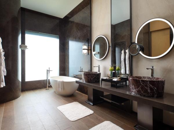 Jumeirah Guangzhou-Complimentary Shuttle Bus between hotel to Canton Fair Complex during Canton Fair Period : photo 4 de la chambre suite présidentielle