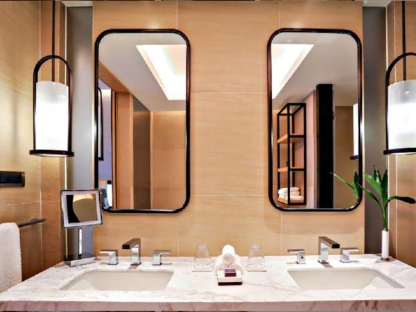 The Ritz-Carlton Sanya, Yalong Bay : photo 4 de la chambre two bedroom ocean front villa 1 king bed and 1 twin beds(one-time pick-up or drop-off service per stay)