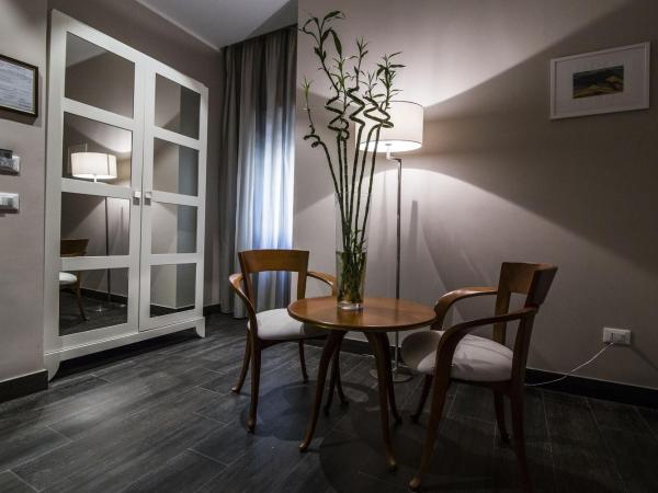 Hotel Mediterraneo : photo 3 de la chambre chambre quadruple supérieure 