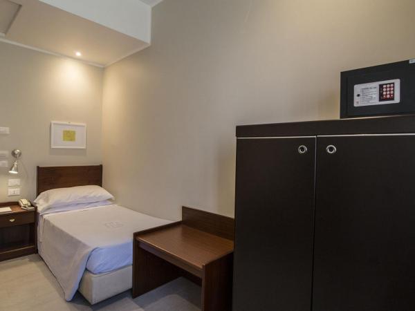 Hotel Mediterraneo : photo 1 de la chambre chambre simple