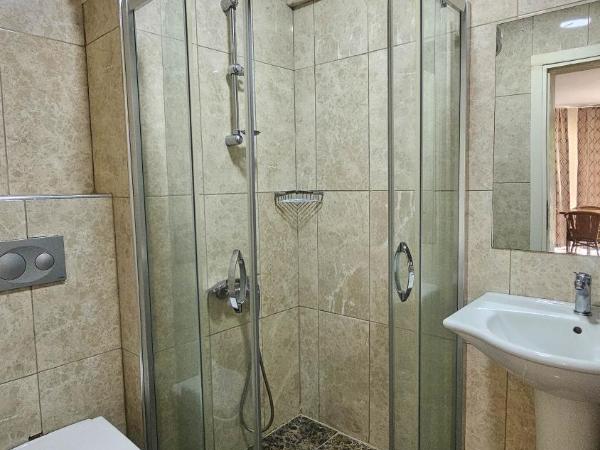 selenya apart : photo 2 de la chambre appartement - vue sur jardin