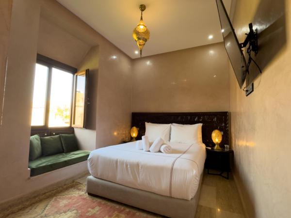 Riad Tonaroz : photo 1 de la chambre chambre double - vue sur piscine