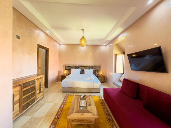 Riad Tonaroz : photo 1 de la chambre suite - vue sur piscine 