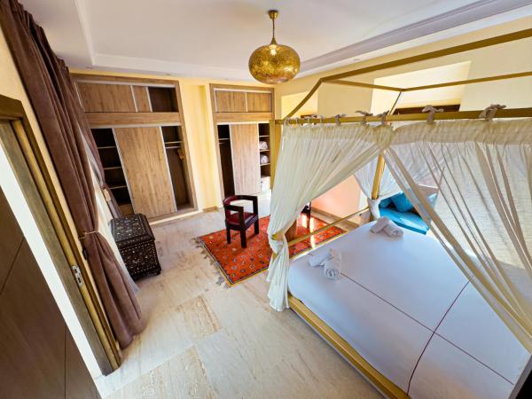 Riad Tonaroz : photo 3 de la chambre suite deluxe avec lit king-size