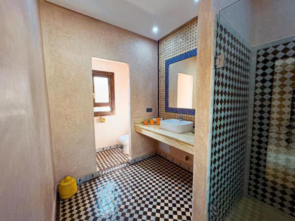 Riad Tonaroz : photo 4 de la chambre suite deluxe avec lit king-size