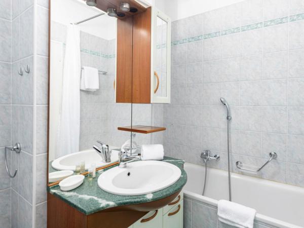 Hotel Atlantico : photo 7 de la chambre chambre familiale avec balcon