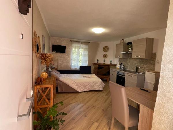 Shardana House- Free Parking : photo 2 de la chambre chambre double avec salle de bains privative