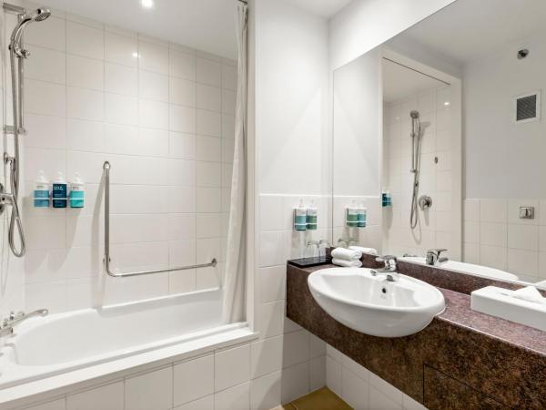 Novotel Queenstown Lakeside : photo 5 de la chambre chambre lit king-size - côté lac