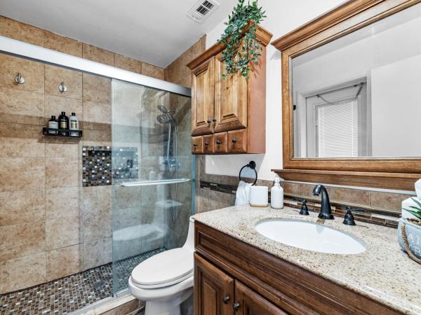 Pet friendly Studio with Private Yard : photo 5 de la chambre chambre double