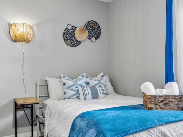 Pet friendly Studio with Private Yard : photo 9 de la chambre chambre double