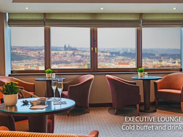 Grand Hotel Prague Towers - Czech Leading Hotels : photo 4 de la chambre chambre exécutive avec accès au salon exécutif - vue panoramique sur ville