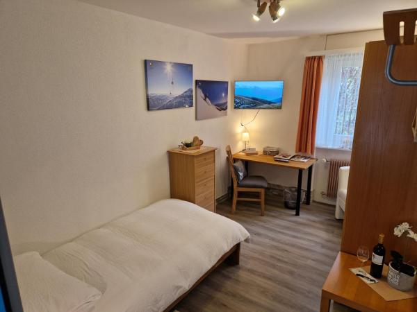 Hotel Paradis-Leukerbad-Therme : photo 1 de la chambre chambre simple