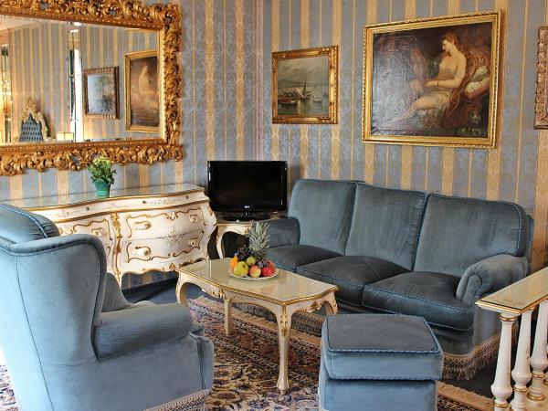 Hotel Palais Porcia : photo 3 de la chambre suite