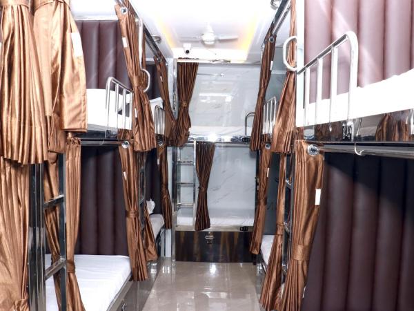 Hotel Comfy Inn : photo 6 de la chambre lit simple en dortoir