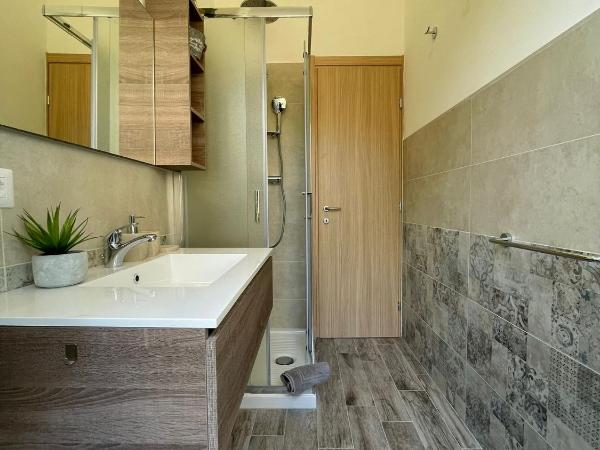 Levante Blu : photo 7 de la chambre chambre double avec salle de bains séparée