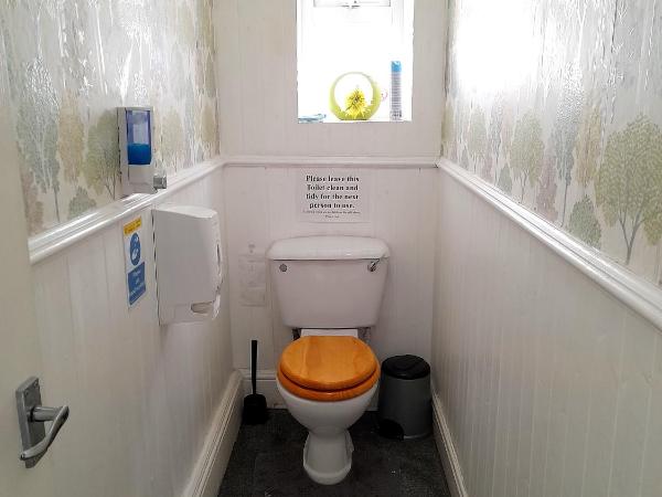 Phoenix Guest House : photo 1 de la chambre chambre simple avec toilettes communes