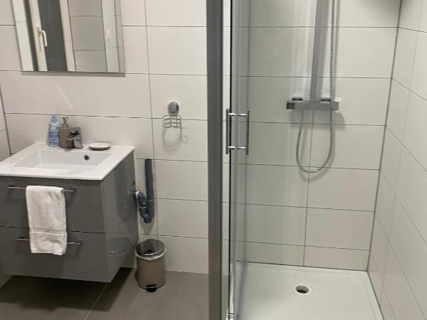 La Petite Auberge de Strasbourg : photo 3 de la chambre lit simple en dortoir