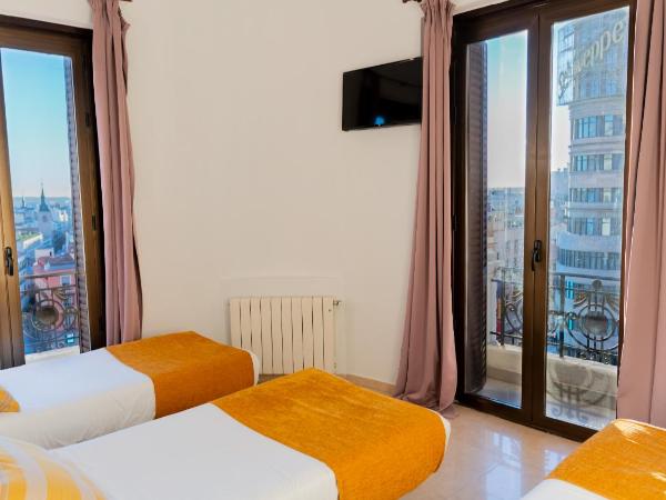 Hostal Josefina-Gran Vía : photo 1 de la chambre chambre triple basique