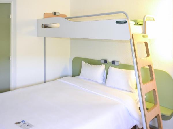 ibis budget Tours Nord : photo 9 de la chambre chambre 1 lit double + 1 lit superposé