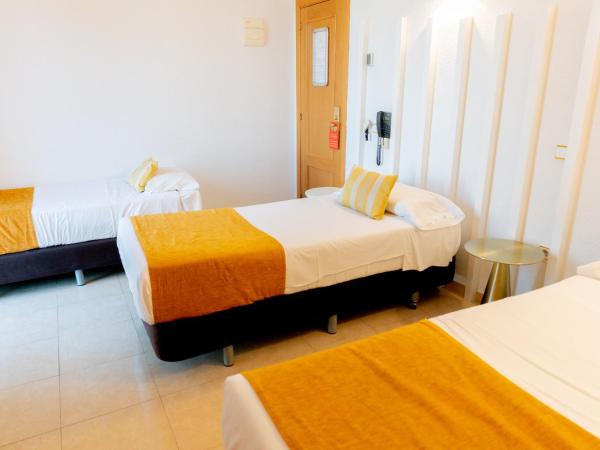 Hostal Josefina-Gran Vía : photo 4 de la chambre chambre triple basique