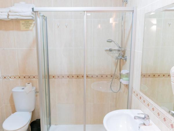 Hostal Josefina-Gran Vía : photo 7 de la chambre chambre triple basique