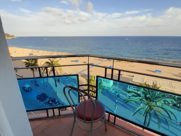 Hostal Mozaik Playa : photo 2 de la chambre chambre triple deluxe - vue sur mer