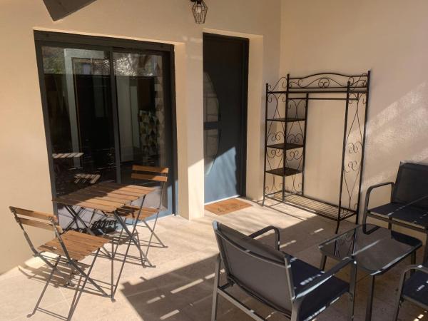 Studio cocooning au calme au coeur de Montpellier : photo 1 de la chambre chambre double avec terrasse