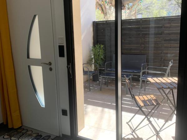 Studio cocooning au calme au coeur de Montpellier : photo 6 de la chambre chambre double avec terrasse
