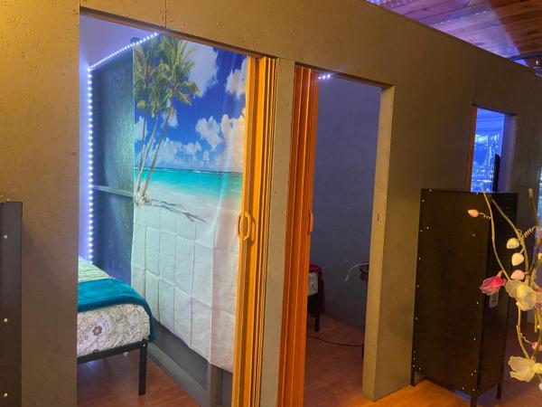 Venice Beach International Traveler Cabins - Surf & Yoga & E-Bike : photo 5 de la chambre petite chambre double