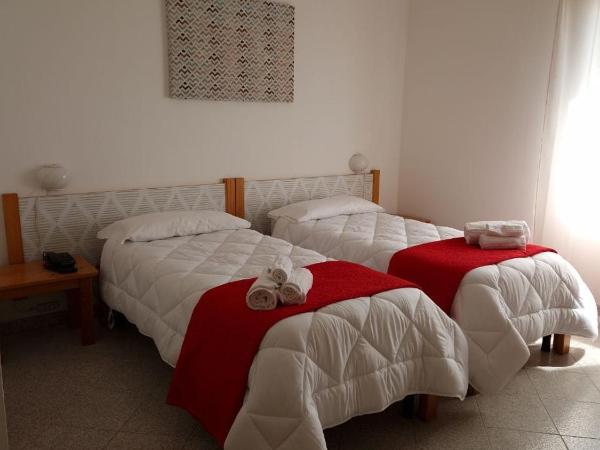 Hotel Mistral : photo 1 de la chambre chambre lits jumeaux