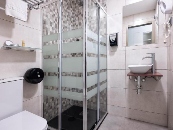 Roisa Hostal Boutique : photo 1 de la chambre chambre double ou lits jumeaux deluxe avec balcon