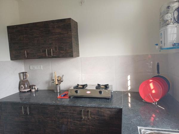 Friendlystay Prime : photo 5 de la chambre chambre lit queen-size avec balcon