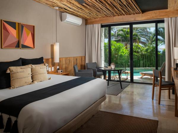 Alea Tulum : photo 2 de la chambre suite avec accès direct à la piscine - vue sur océan