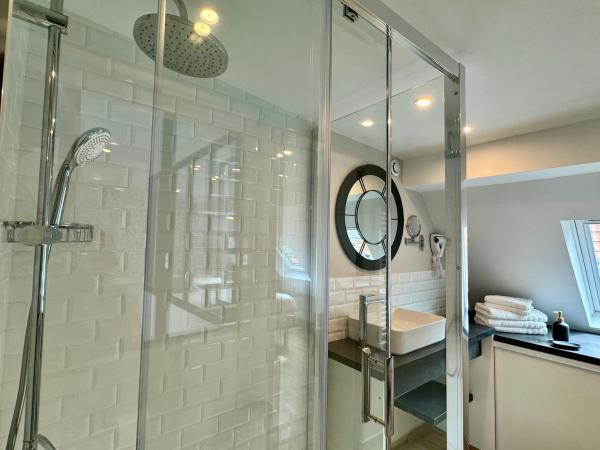 Les Suites de l'Enclos - L'Enclos de l'Evêché : photo 4 de la chambre suite en duplex