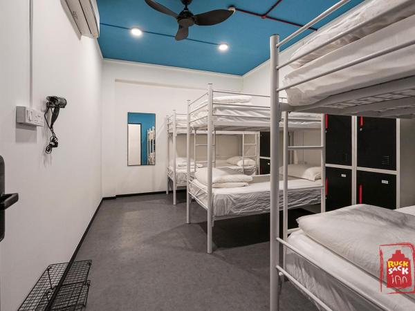 Rucksack Inn Tyrwhitt Road : photo 4 de la chambre lit simple dans dortoir à 6 lits