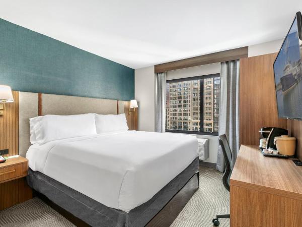 Holiday Inn Manhattan 6th Ave - Chelsea, an IHG Hotel : photo 7 de la chambre chambre lit king-size - vue sur ville