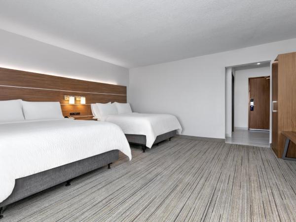 Holiday Inn Express - San Antonio East I-10 , an IHG Hotel : photo 1 de la chambre chambre 2 lits queen-size avec douche accessible en fauteuil roulant - accessible aux personnes à mobilité réduite