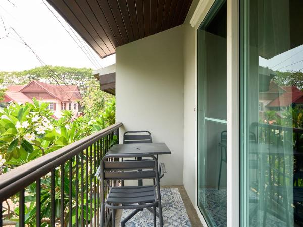 Teera villa chiang mai ทีร่าวิลล่าเชียงใหม่ : photo 2 de la chambre suite familiale avec balcon