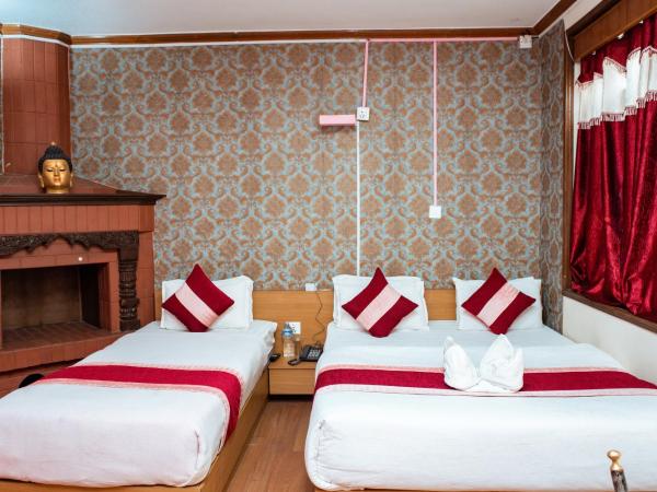 Kusum Hotel : photo 2 de la chambre chambre deluxe avec 2 lits doubles