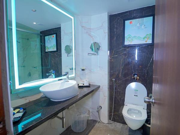 Hotel the Plaza : photo 8 de la chambre chambre lit king-size