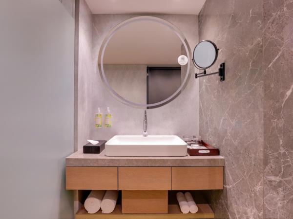 Lemon Tree Premier, Malad, Mumbai : photo 1 de la chambre chambre lit king-size premier