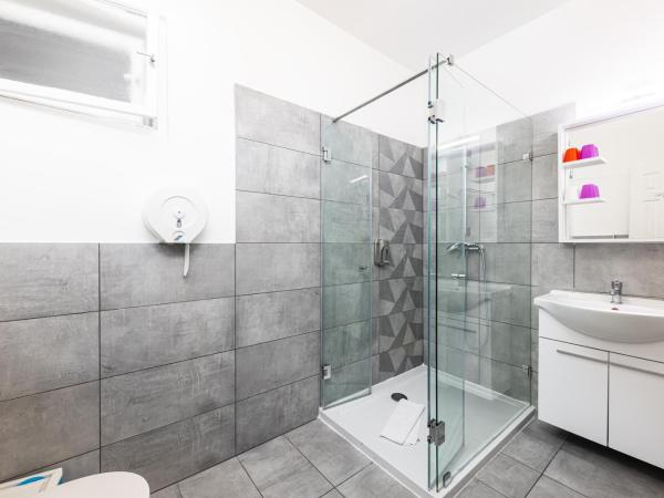 Amber Terrace Studios Downtown : photo 7 de la chambre grand studio