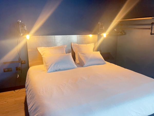 NUITS D'EXIL : photo 6 de la chambre suite lit king-size